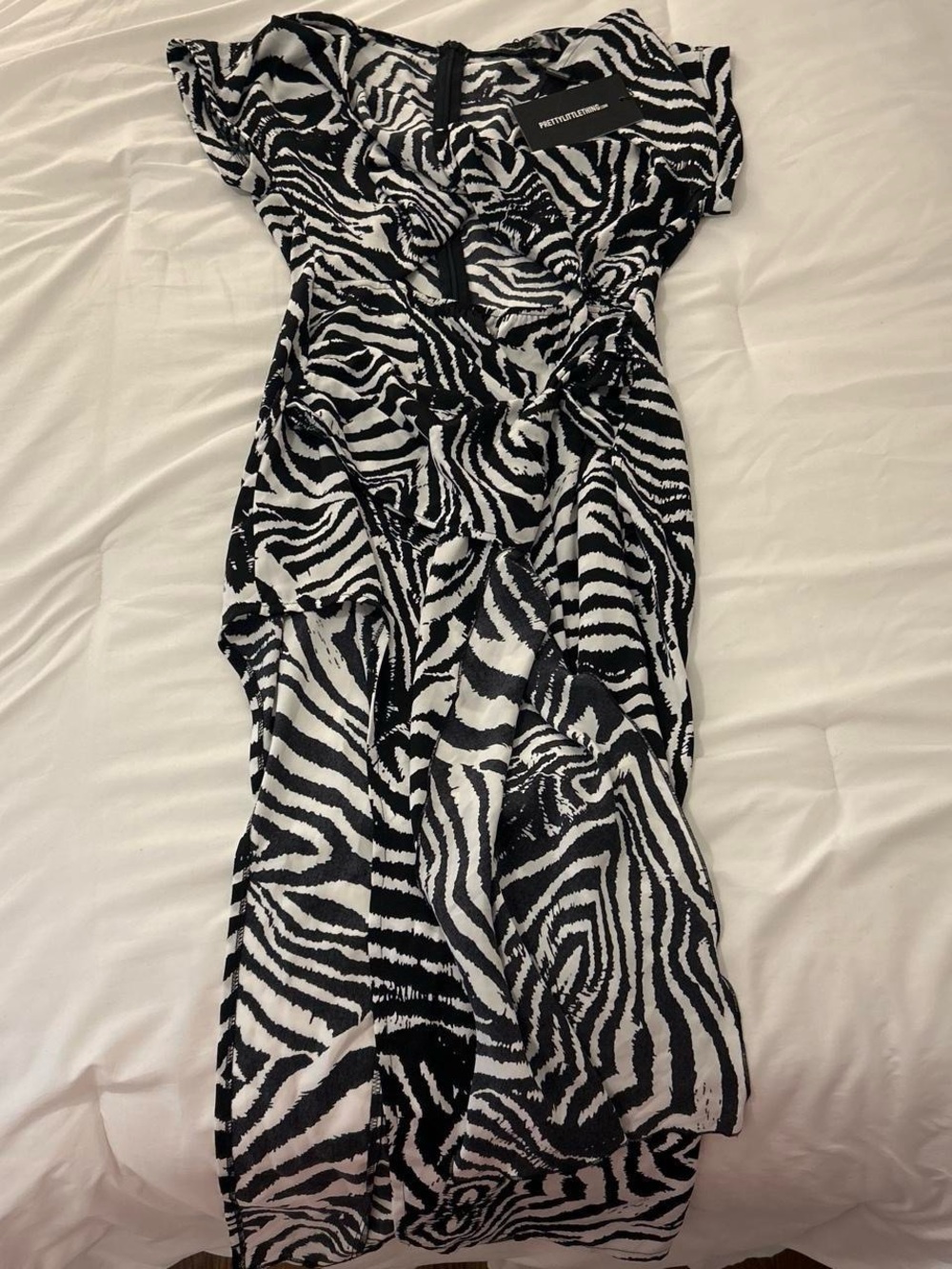 PrettyLittleThing Midaxi Zebra Print Short Sleeve Knotted Dress (NWT) - Picture 2 of 5